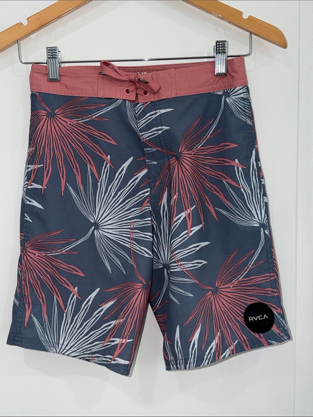 RVCA Men’s Slate Blue Floral Hybrid Shorts with Rose Trim size 26” boardshorts